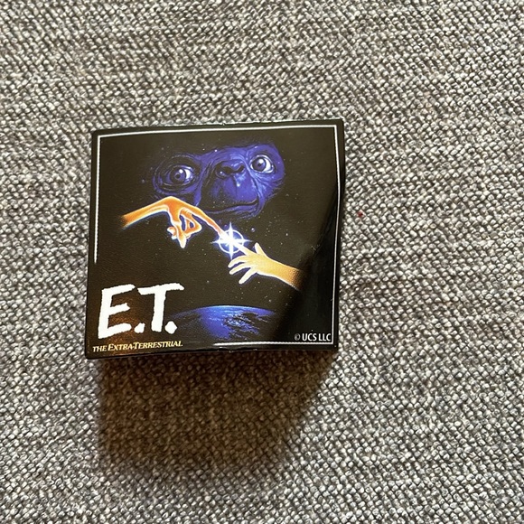 Universal E.T. The Extra-Terrestrial Accessories Collectibles - Picture 5 of 10